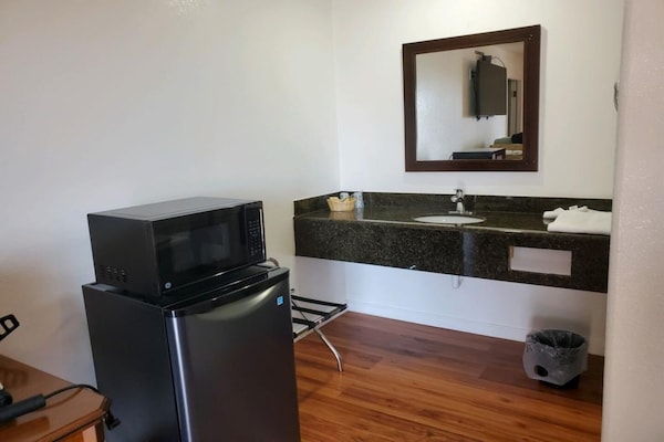 Foto van Queen Bed Niet Roken - Vakantiehuis in Oakland CA - FloorPlan