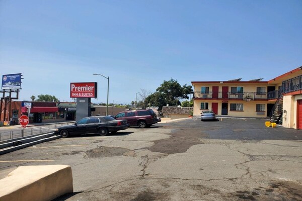 Foto van Queen Bed Niet Roken - Vakantiehuis in Oakland CA - parking