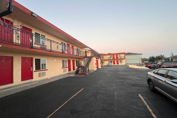 Foto van Queen Bed Niet Roken - Vakantiehuis in Oakland CA - parking