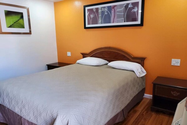 Foto van Queen Bed Niet Roken - Vakantiehuis in Oakland CA - BedRoom