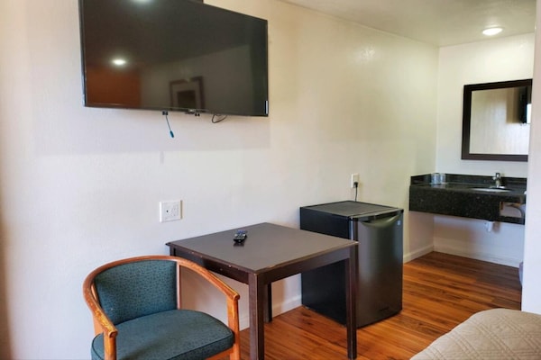 Foto van Queen Bed Niet Roken - Vakantiehuis in Oakland CA - BedRoom
