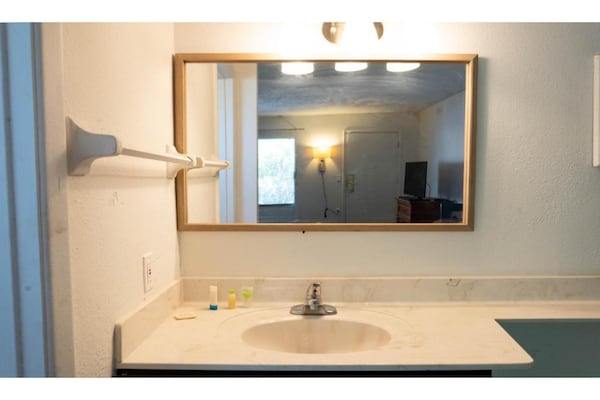Foto van 2 tweepersoonsbedden | Roken toegestaan | Ocala, Florida - Facilities