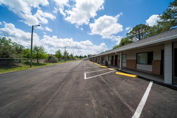 Foto van 2 Volle Bedden Niet Roken - Vakantiehuis in Ocala FL - parking