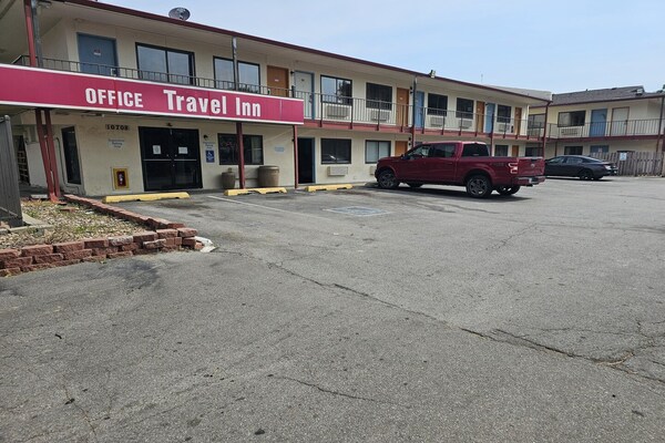 Foto van Queen Bed Niet Roken - Vakantiehuis in Omaha NE - ExteriorSummer