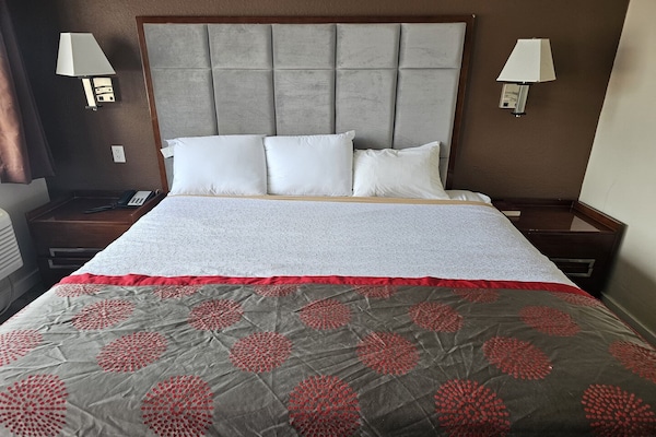 Foto van Queen Bed Niet Roken - Vakantiehuis in Omaha NE - BedRoom