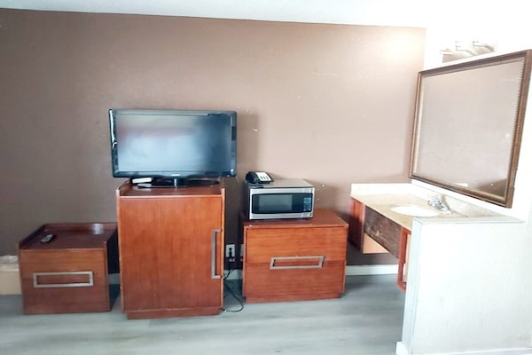 Foto van Tweepersoonsbed (queensize) | Roken | Omaha NE - Vakantiehuis in Omaha NE - BedRoom
