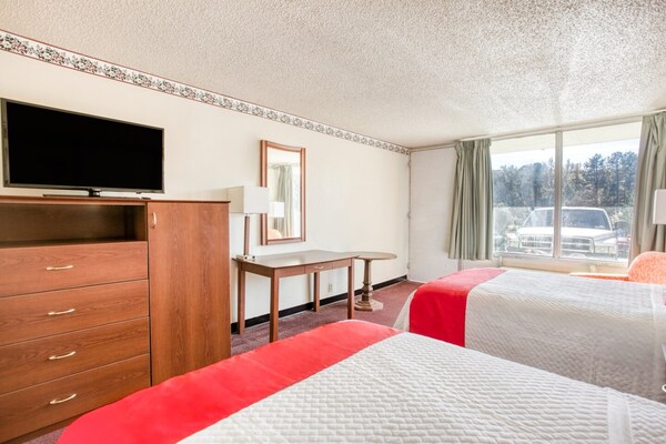 Foto van 2 tweepersoonsbedden | Rookvrij - Vakantiehuis in Petersburg VA - BedRoom