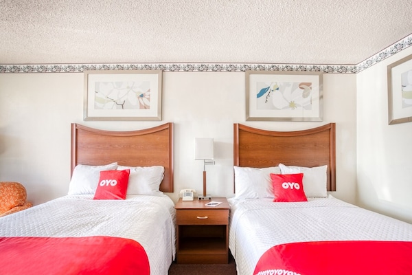 Foto van 2 tweepersoonsbedden | Roken toegestaan | Petersburg, Virginia - BedRoom