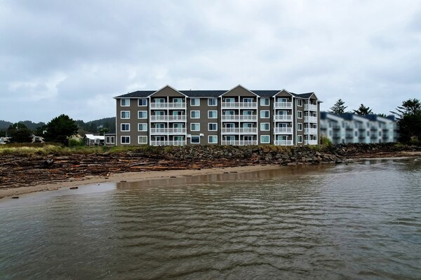 Foto van Premium King Room Met Spooktbad - Bay View - Vakantiehuis in Lincoln City OR - ExteriorSummer