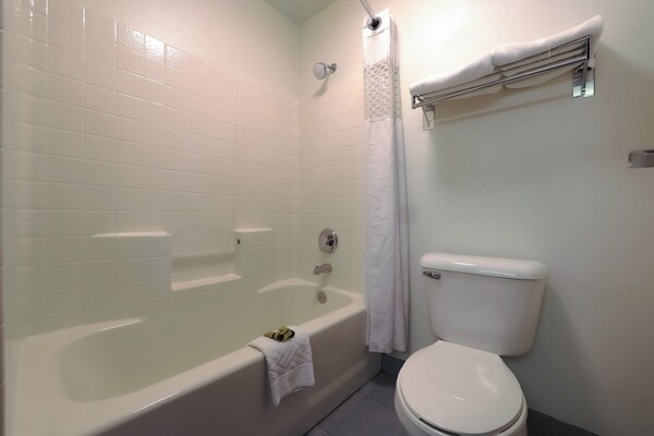 Foto van Premium King Room Met Spooktbad - Bay View - Vakantiehuis in Lincoln City OR - BathRoom