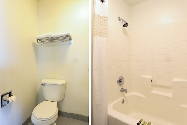 Foto van Premium King Room Met Spooktbad - Bay View - Vakantiehuis in Lincoln City OR - BathRoom