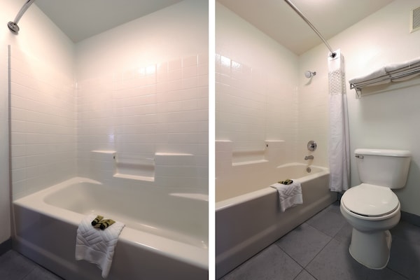 Foto van Premium King Room Met Spooktbad - Bay View - Vakantiehuis in Lincoln City OR - BathRoom