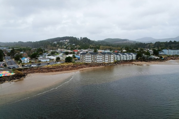 Foto van Premium King Room Met Spooktbad - Bay View - Vakantiehuis in Lincoln City OR - ExteriorSummer