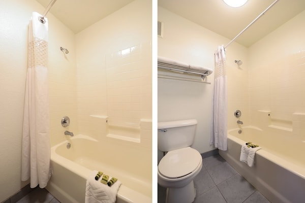 Foto van Premium King Room Met Spooktbad - Bay View - Vakantiehuis in Lincoln City OR - BathRoom