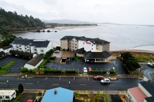 Foto van Premium King Room Met Spooktbad - Bay View - Vakantiehuis in Lincoln City OR - ExteriorSummer