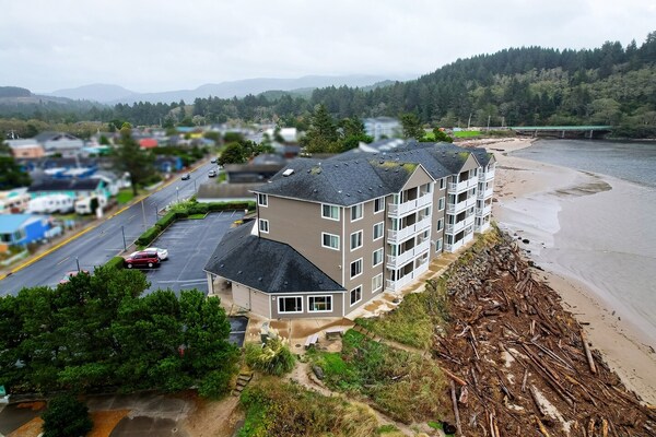 Foto van Premium King Room Met Spooktbad - Bay View - Vakantiehuis in Lincoln City OR - ExteriorSummer