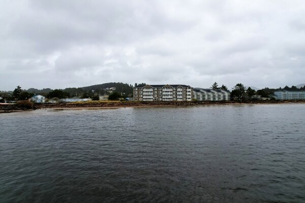 Foto van Premium King Room Met Spooktbad - Bay View - Vakantiehuis in Lincoln City OR - ExteriorSummer