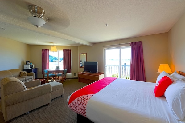 Foto van Queen Bed Toegankelijk Met Uitzicht Op De Oceaan - Vakantiehuis in Lincoln City OR - BedRoom