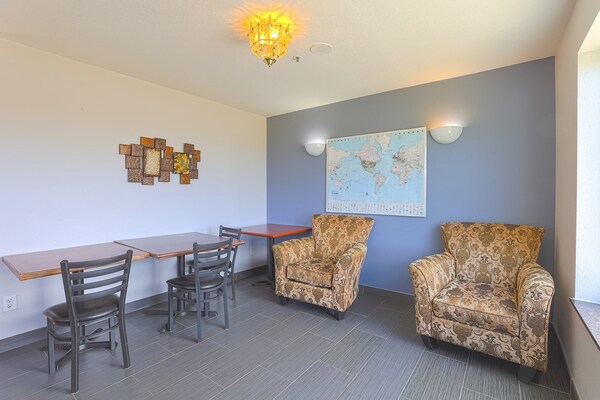 Foto van Queen Bed Toegankelijk Met Uitzicht Op De Oceaan - Vakantiehuis in Lincoln City OR - FloorPlan