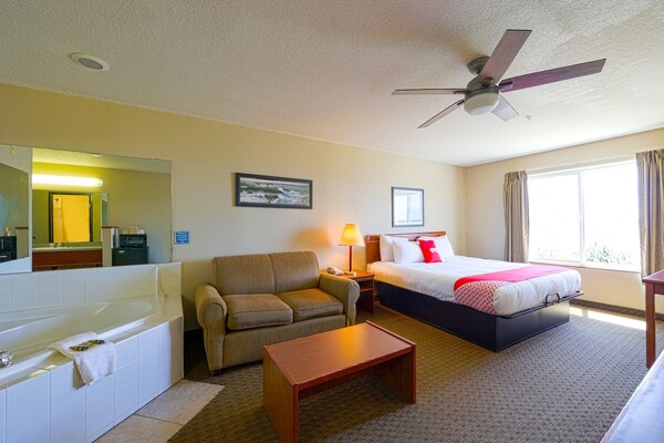 Foto van Queen Bed Toegankelijk Met Uitzicht Op De Oceaan - Vakantiehuis in Lincoln City OR - BedRoom