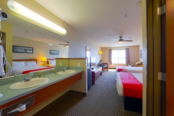Foto van Queen Bed Toegankelijk Met Uitzicht Op De Oceaan - Vakantiehuis in Lincoln City OR - BedRoom