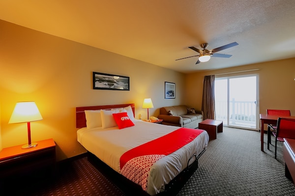 Foto van Queen Bed Toegankelijk Met Uitzicht Op De Oceaan - Vakantiehuis in Lincoln City OR - BedRoom