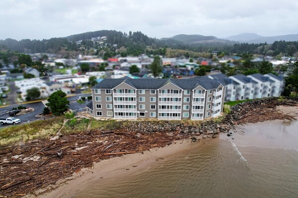 Foto van Queen Room Toegankelijk - Bay View - Vakantiehuis in Lincoln City OR - ExteriorSummer
