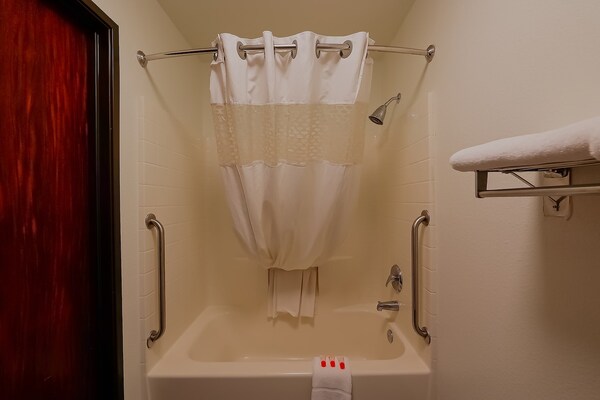 Foto van Queen Room Toegankelijk - Bay View - Vakantiehuis in Lincoln City OR - BathRoom