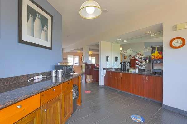 Foto van Queen Room Toegankelijk - Bay View - Vakantiehuis in Lincoln City OR - HallReception