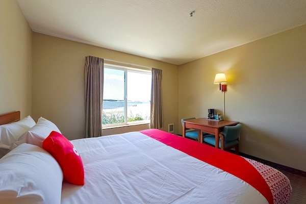 Foto van Queen Room Toegankelijk - Bay View - Vakantiehuis in Lincoln City OR - BedRoom