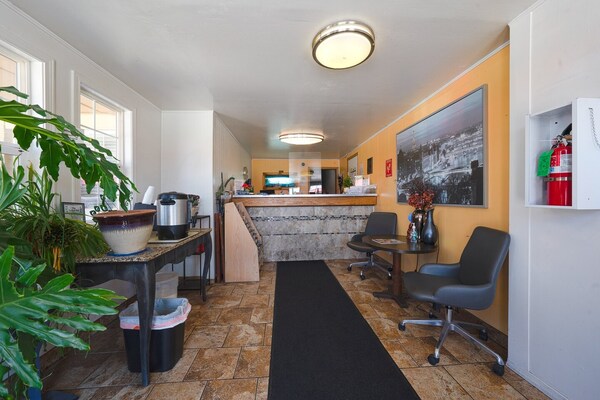 Foto van Premium Kingsize Bed Met Kitchenette - Vakantiehuis in Portland OR - HallReception