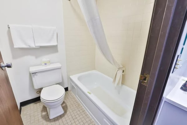 Foto van Pipestone|Queensize bed|Nsmk - Vakantiehuis in Pipestone - BathRoom