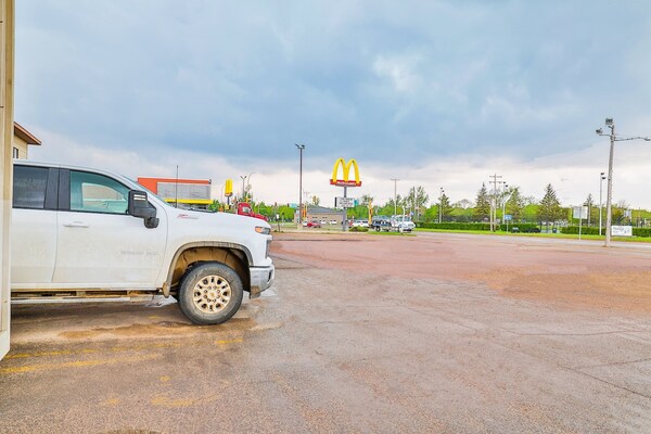 Foto van Pipestone|Queensize bed|Nsmk - Vakantiehuis in Pipestone - parking