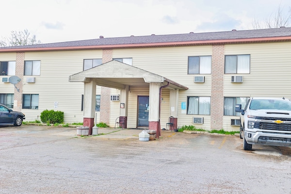 Foto van Pipestone|Queensize bed|Nsmk - Vakantiehuis in Pipestone - parking