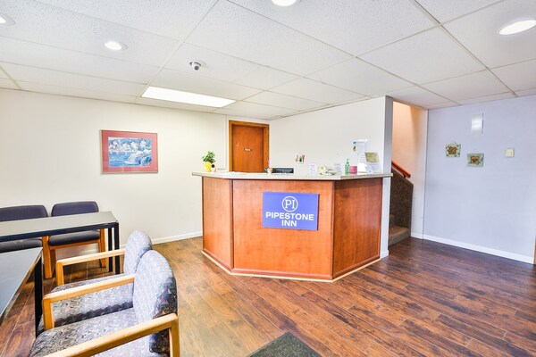 Foto van Pipestone|Queensize bed|Nsmk - Vakantiehuis in Pipestone - HallReception