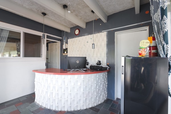 Foto van Queensize bed | Smk | Breezewood - Vakantiehuis in Breezewood - HallReception