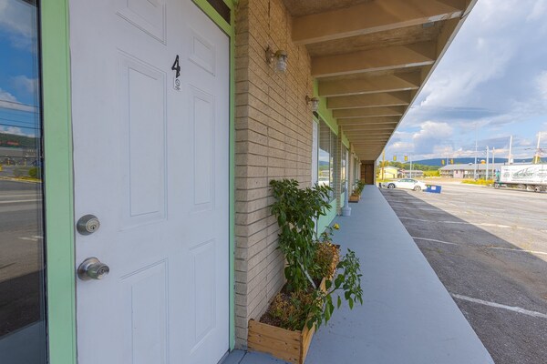 Foto van Tweepersoonsbed (queensize) | Rookvrij - Vakantiehuis in Breezewood - FloorPlan