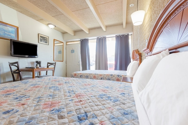 Foto van 2 tweepersoonsbedden | Rookvrij - Vakantiehuis in Breezewood - BedRoom