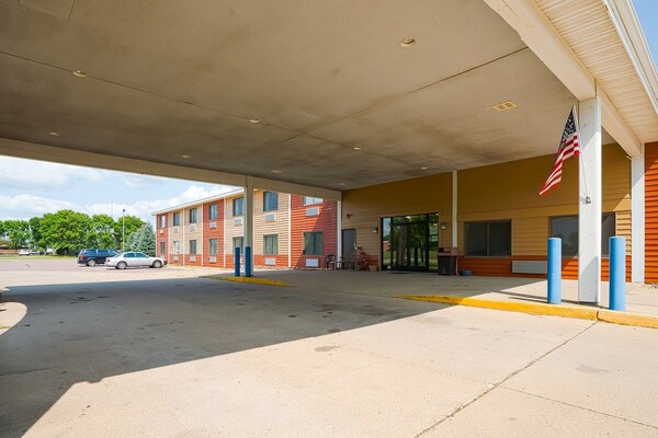 Foto van Premium Kingbed Met Uittreksel - Vakantiehuis in Redwood Falls - ExteriorSummer