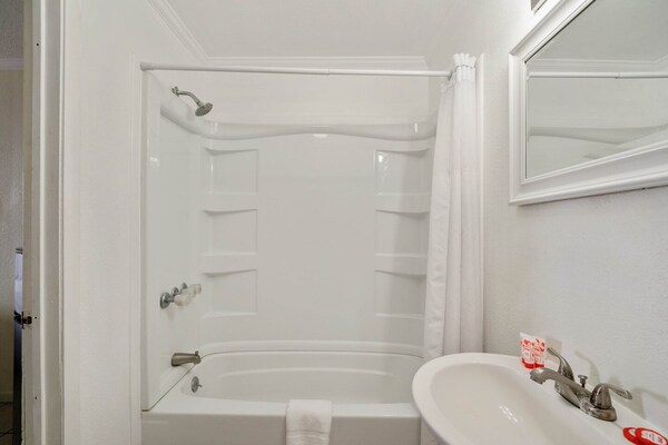 Foto van Tweepersoonsbed (queensize) | Niet-roken - Vakantiehuis in Rockport - BathRoom