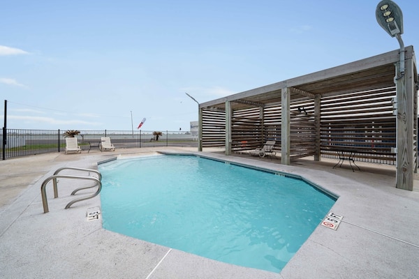 Foto van Premium Kingsize Bed Met Kitchenette - Vakantiehuis in Rockport - Pool