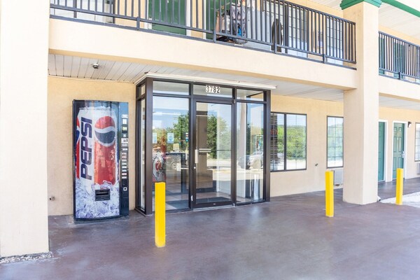 Foto van Premium kingsize bed | Nmsk - Vakantiehuis in San-Antonio - HallReception