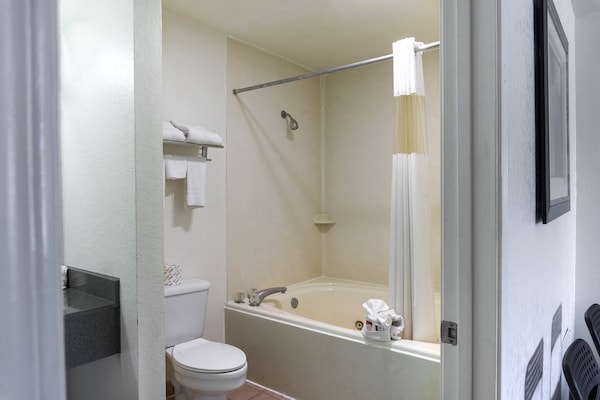 Foto van Premium kingsize bed | Nmsk - Vakantiehuis in San-Antonio - BathRoom