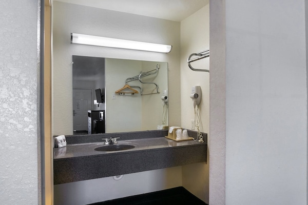 Foto van Premium kingsize bed | Nmsk - Vakantiehuis in San-Antonio - BathRoom