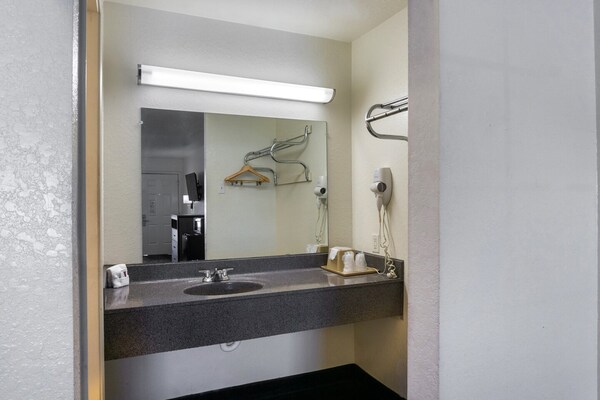 Foto van Premium kingsize bed | Nmsk - Vakantiehuis in San-Antonio - BathRoom
