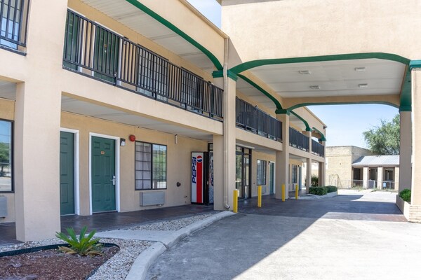 Foto van Premium kingsize bed | Nmsk - Vakantiehuis in San-Antonio - ExteriorSummer