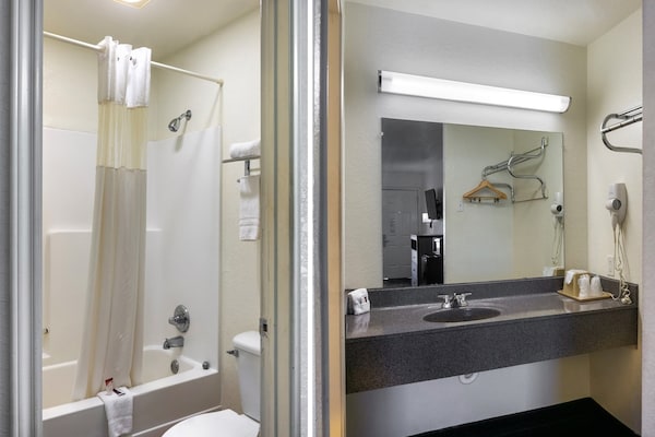 Foto van Premium kingsize bed | Nmsk - Vakantiehuis in San-Antonio - BathRoom