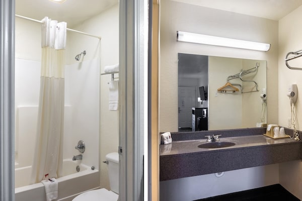 Foto van Premium kingsize bed | Nmsk - Vakantiehuis in San-Antonio - BathRoom