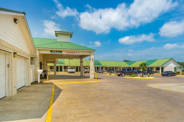 Foto van Premium kingsize bed | Yoakum West - Vakantiehuis in Yoakum TX - ExteriorSummer