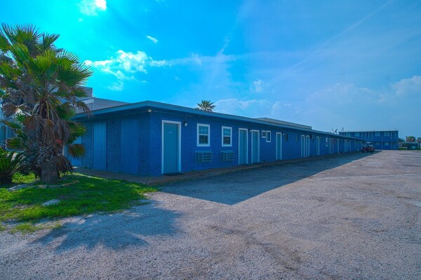 Foto van Queensize bed | Niet roken - Vakantiehuis in Corpus Christi TX - parking